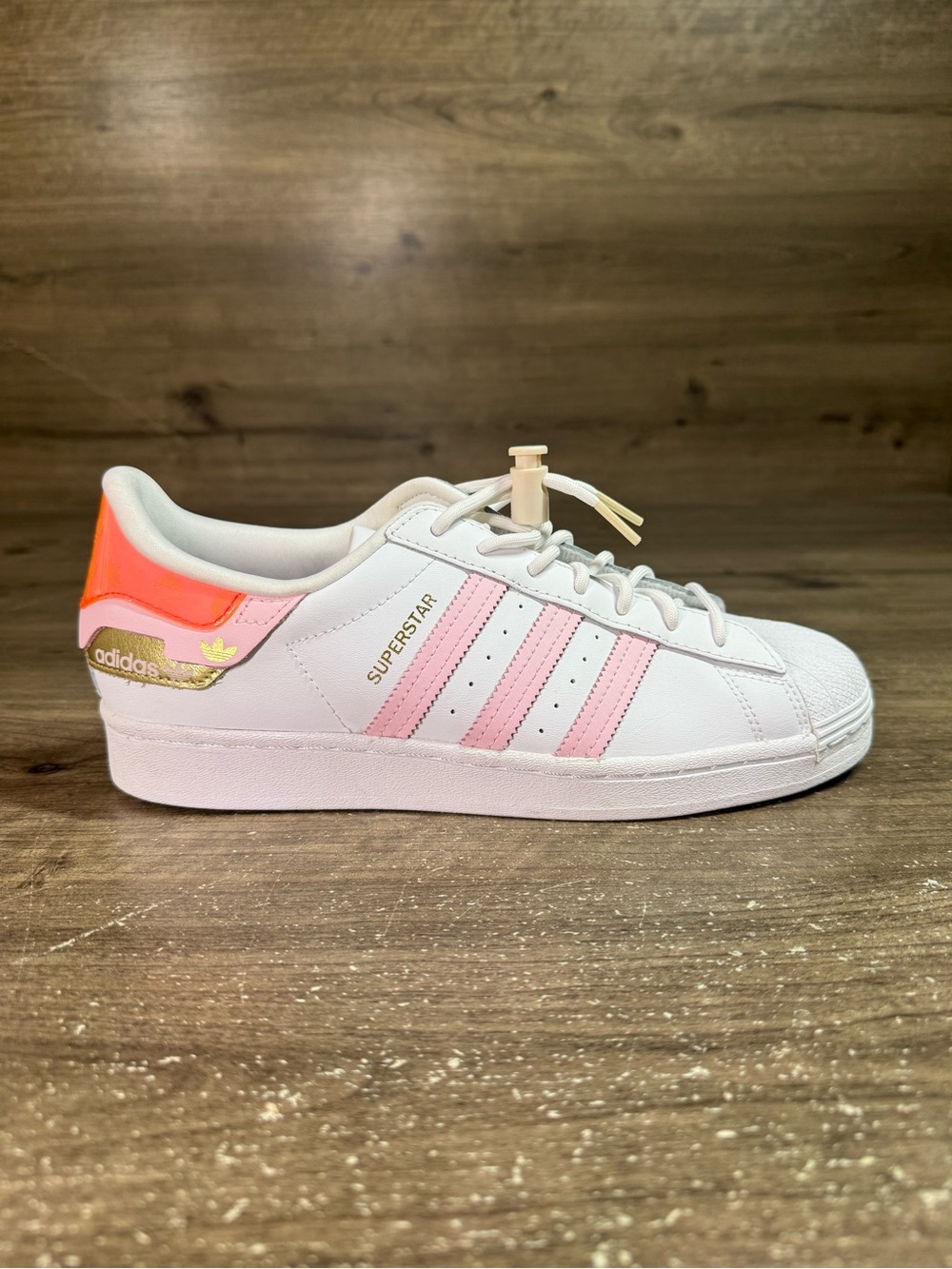 NWOB Adidas Superstar H00659 White Pink Gold Women’s 9.5 Shell Toe Shoes